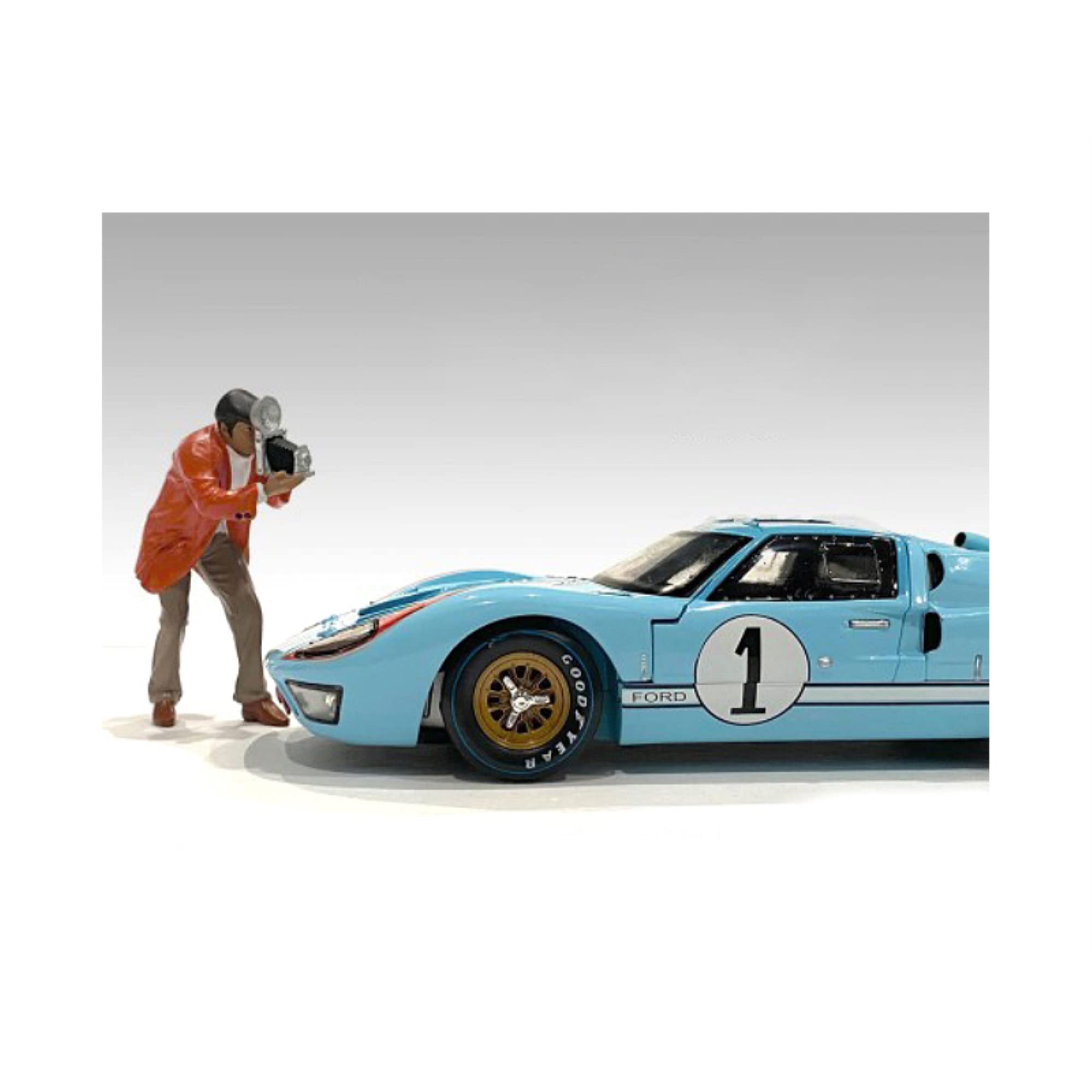 Race Day 1 Figurine Iii For 118 Scale Models By American Diorama 76285