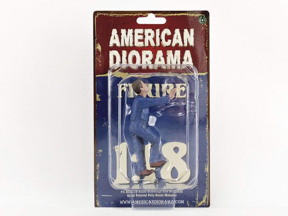 American Diorama Mechanic Darwin Pushing A Car Figurine For 118 Scale Models